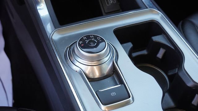 Used 2024 Ford Edge Titanium image 24