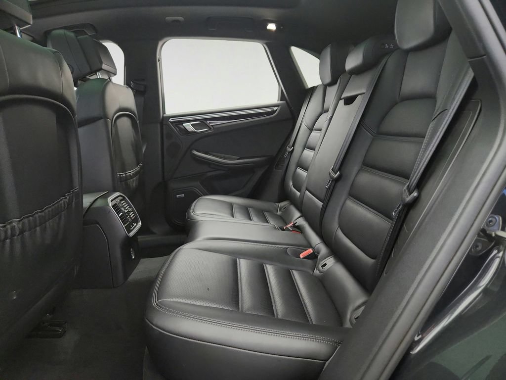 Used 2018 Porsche Macan Sport Edition AWD/4WD image 22