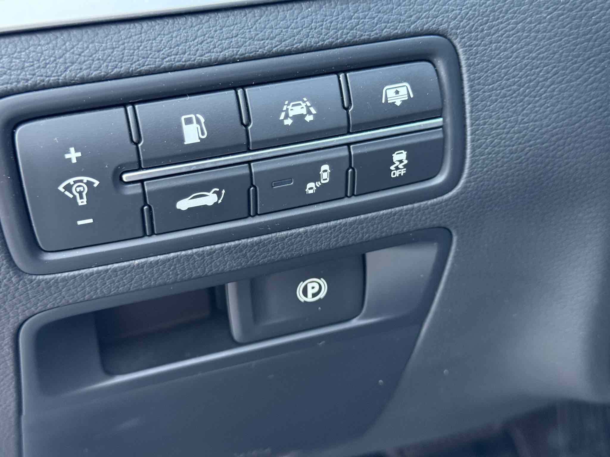 Used 2016 Hyundai Genesis 3.8 w/ Option Group 04 image 11