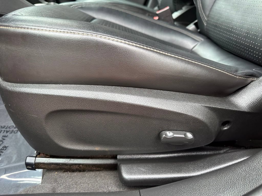 Used 2018 Chevrolet Sonic Premier FWD image 11
