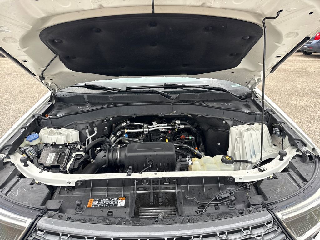 Used 2021 Ford Explorer XLT w/ Equipment Group 202A RWD image 28