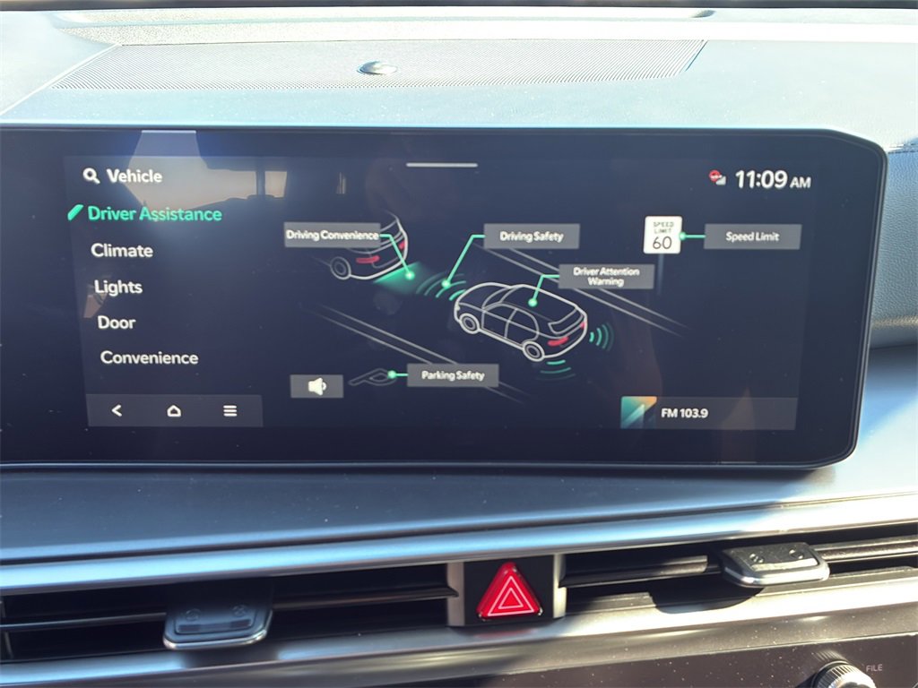 Used 2025 Kia Sorento EX image 27