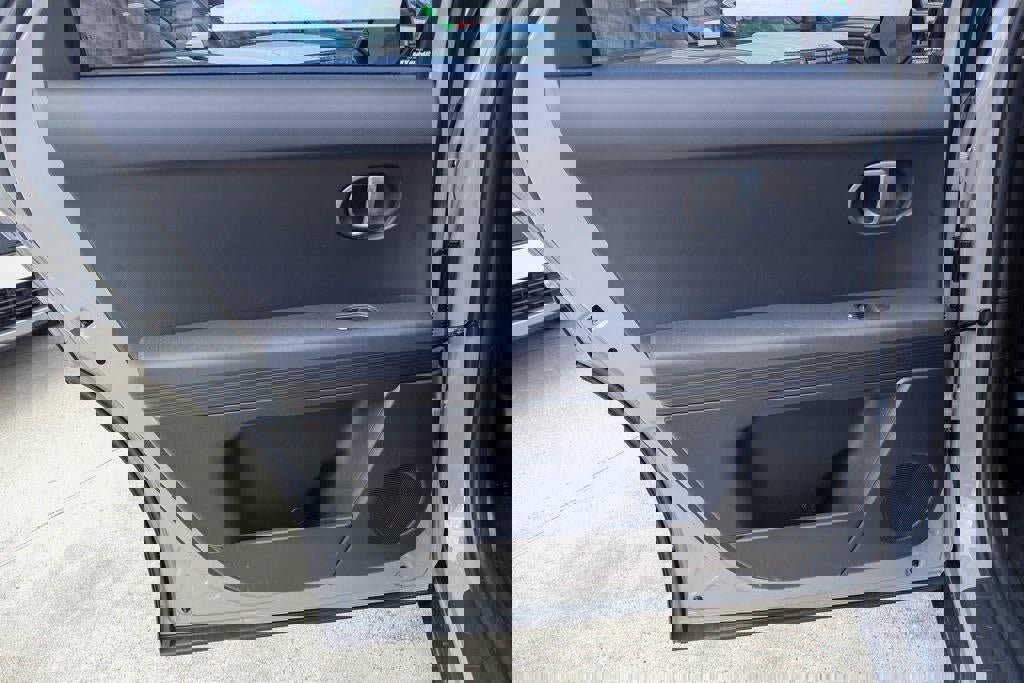 New 2025 Hyundai Venue Limited image 13