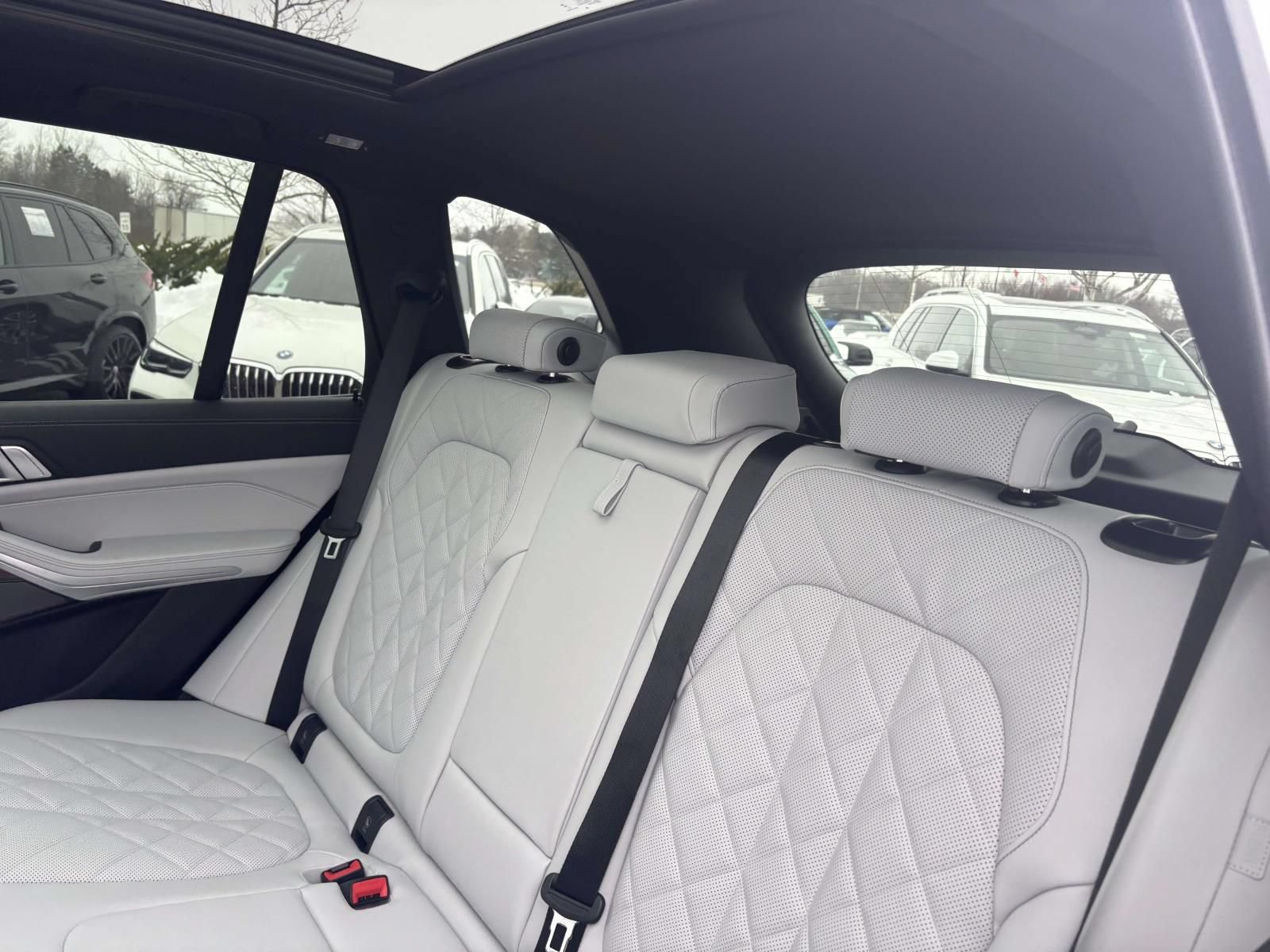 New 2026 BMW X5 xDrive40i w/ M Sport Package AWD/4WD image 26
