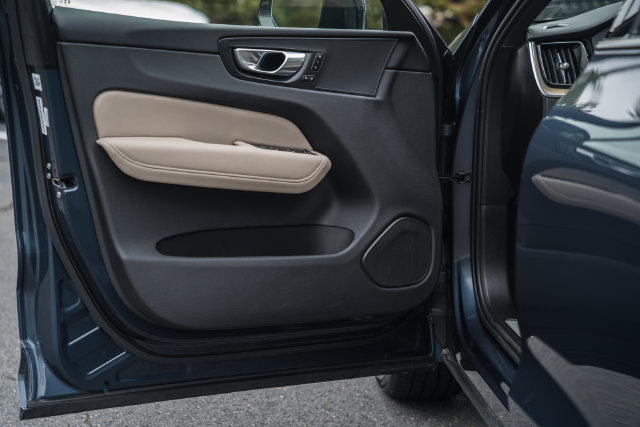 Certified 2026 Volvo XC60 B5 Plus AWD/4WD image 40