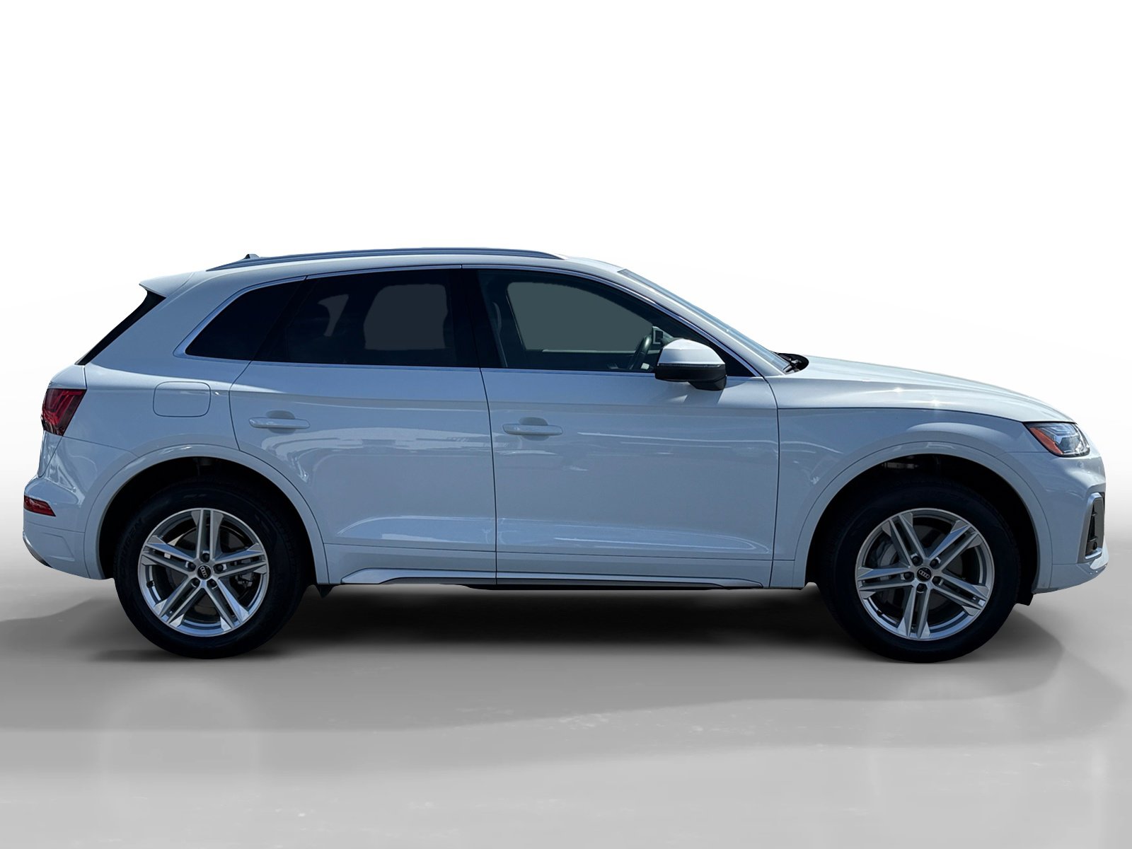 Used 2023 Audi Q5 e Premium Plus w/ Premium Plus Package image 6