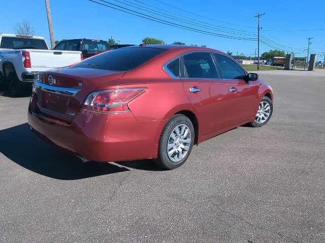 Used 2014 Nissan Altima 2.5 S w/ Display Audio Package FWD image 25