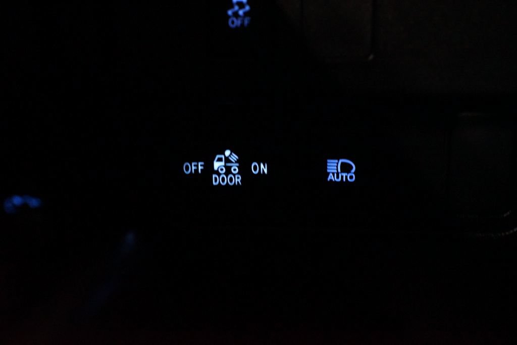 Certified 2023 Toyota Tacoma SR5 AWD/4WD image 25