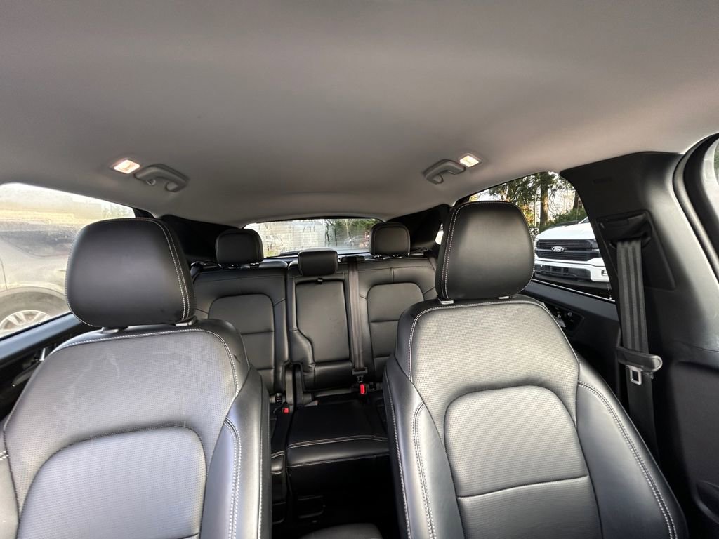 Used 2025 Ford Escape Platinum image 27