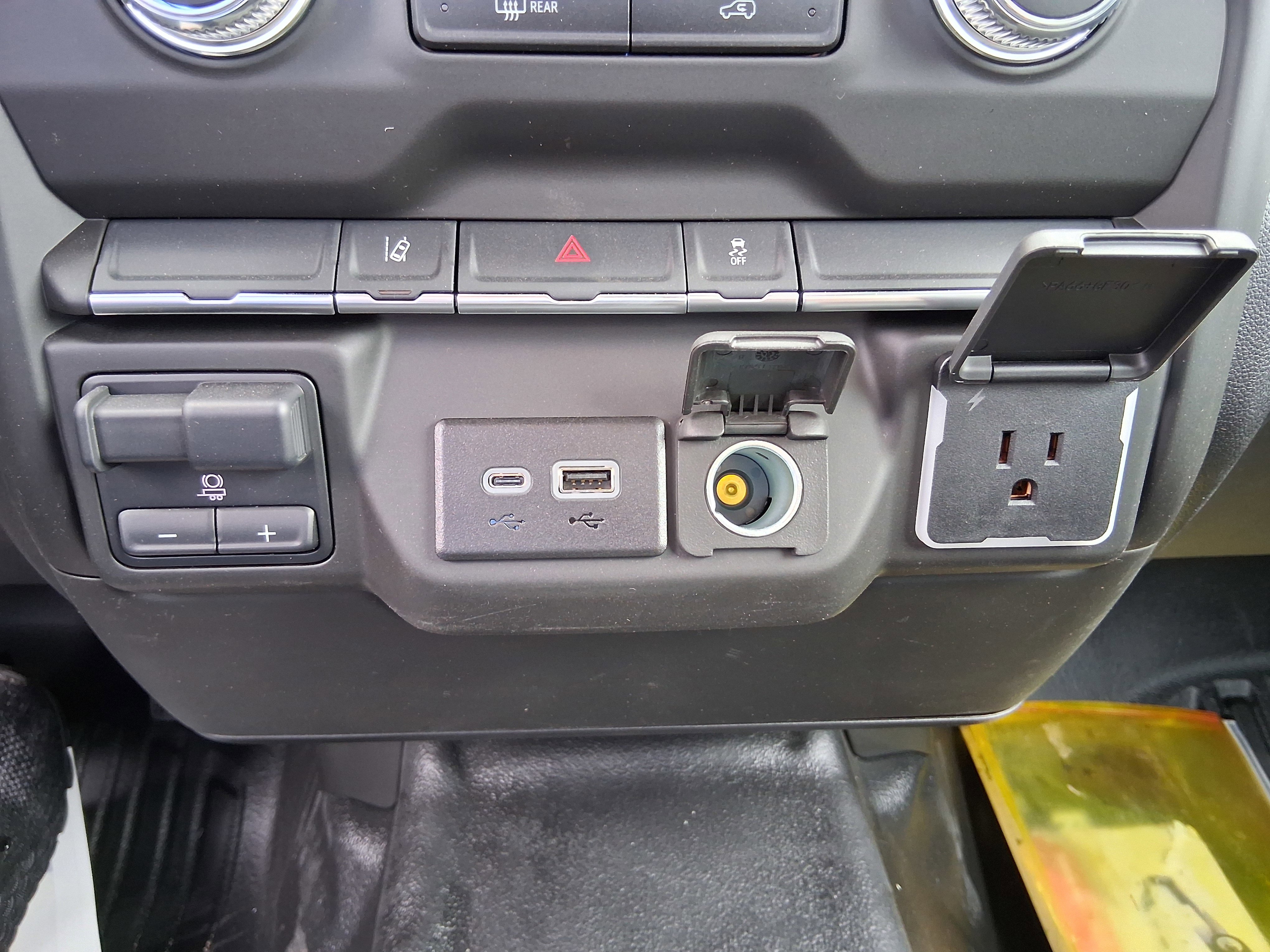 New 2025 GMC Sierra 3500 Pro w/ Convenience Package image 29