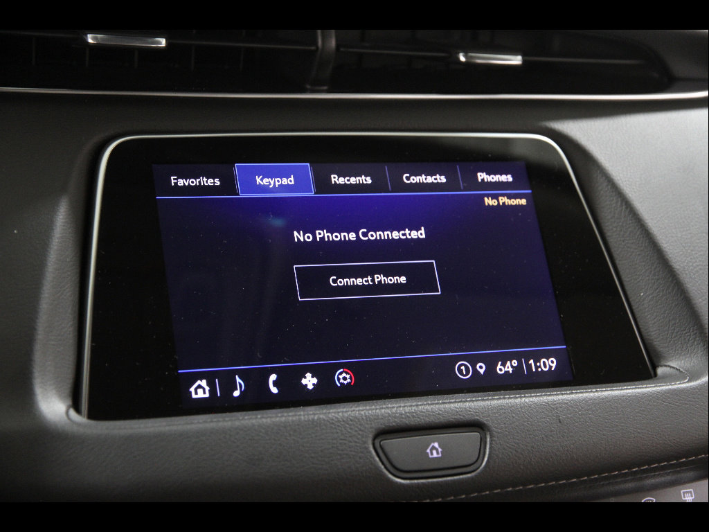 Used 2023 Cadillac XT4 Luxury w/ Cold Weather Package image 11