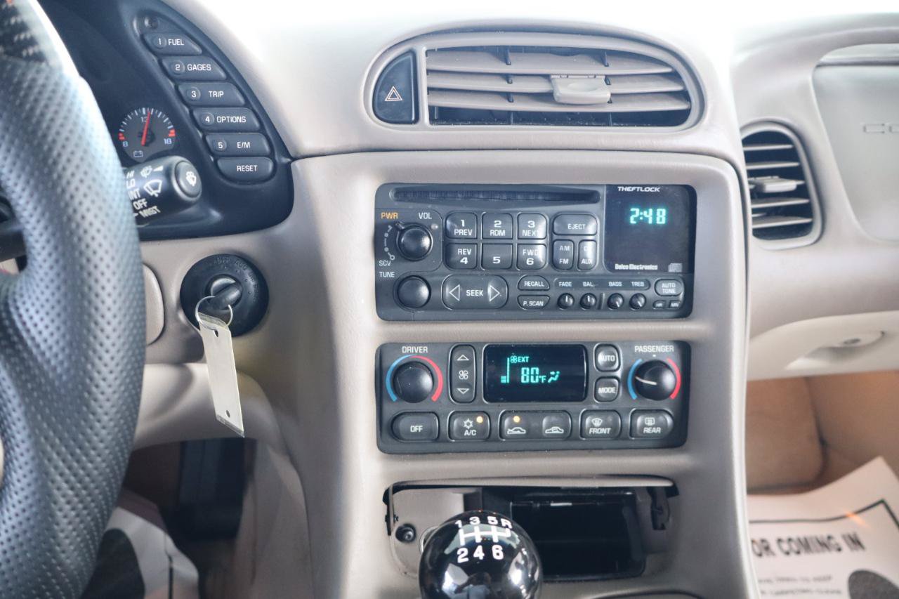 Used 2003 Chevrolet Corvette Coupe w/ Preferred Equipment Group RWD image 19
