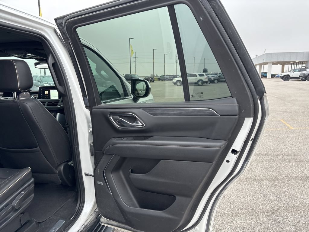 Used 2023 GMC Yukon SLT AWD/4WD image 26