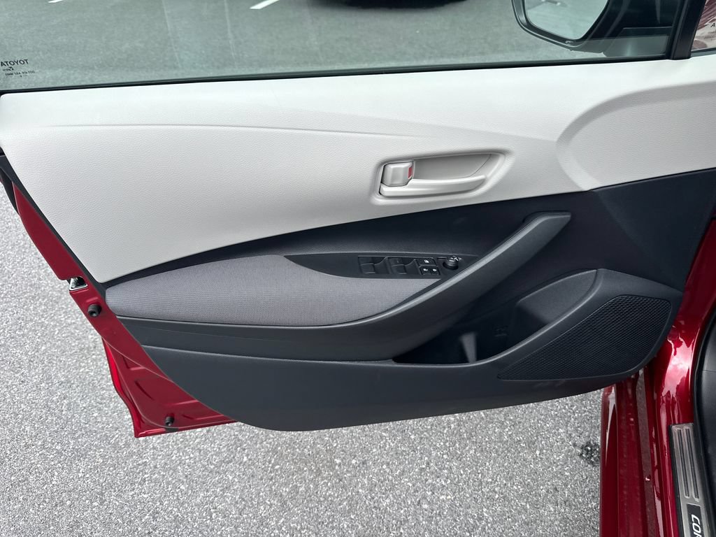 Used 2026 Toyota Corolla LE FWD image 15