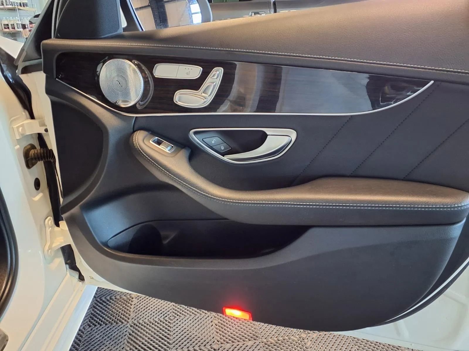 Used 2015 Mercedes-Benz C 300 4MATIC Sedan image 10