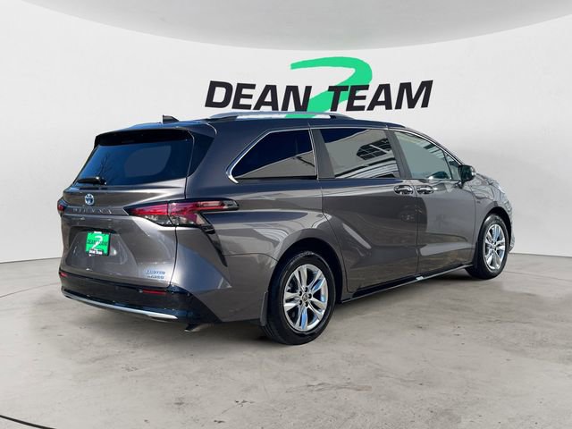 Used 2023 Toyota Sienna Limited FWD image 8
