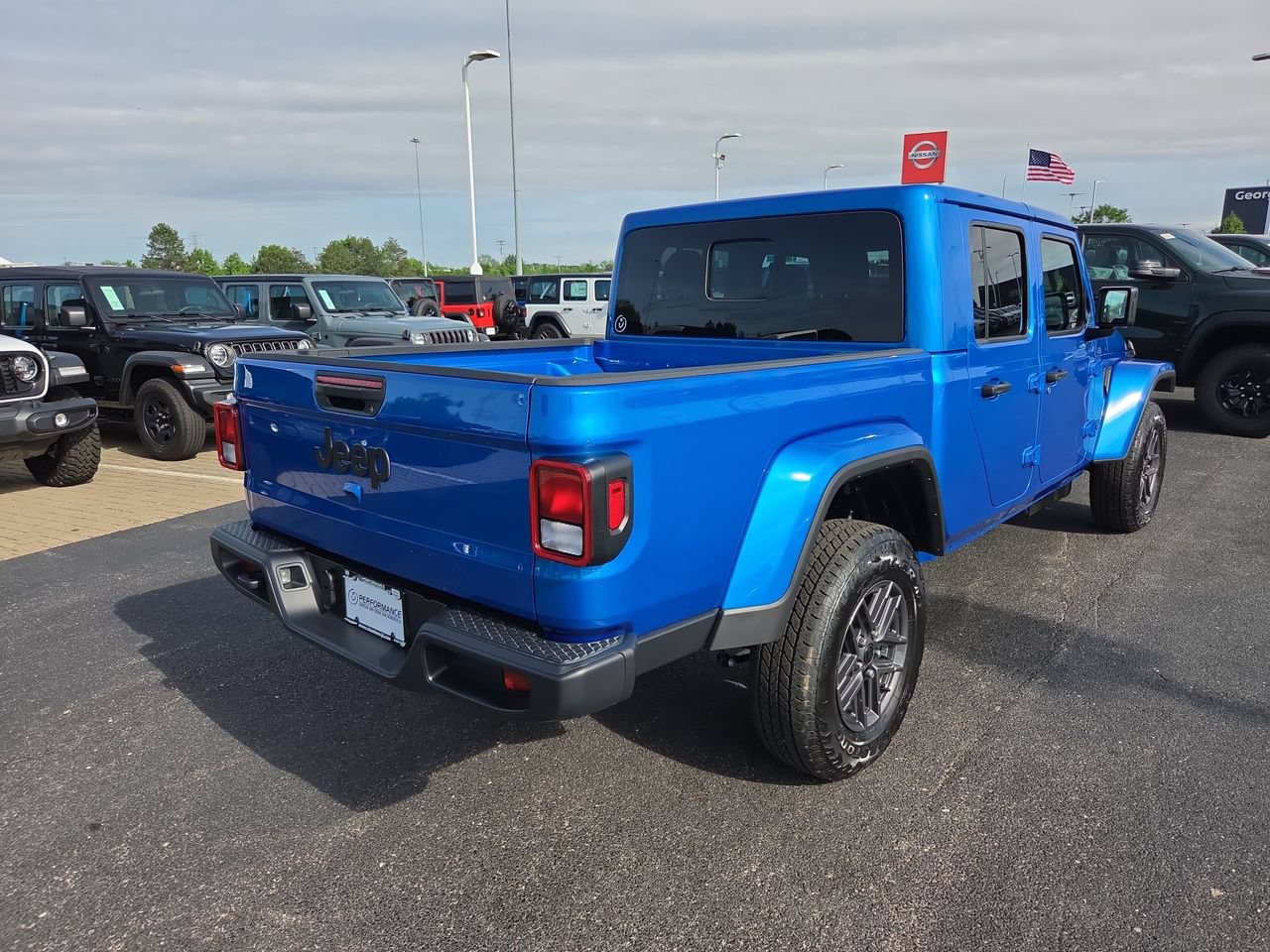 New 2026 Jeep Gladiator Sport AWD/4WD image 8