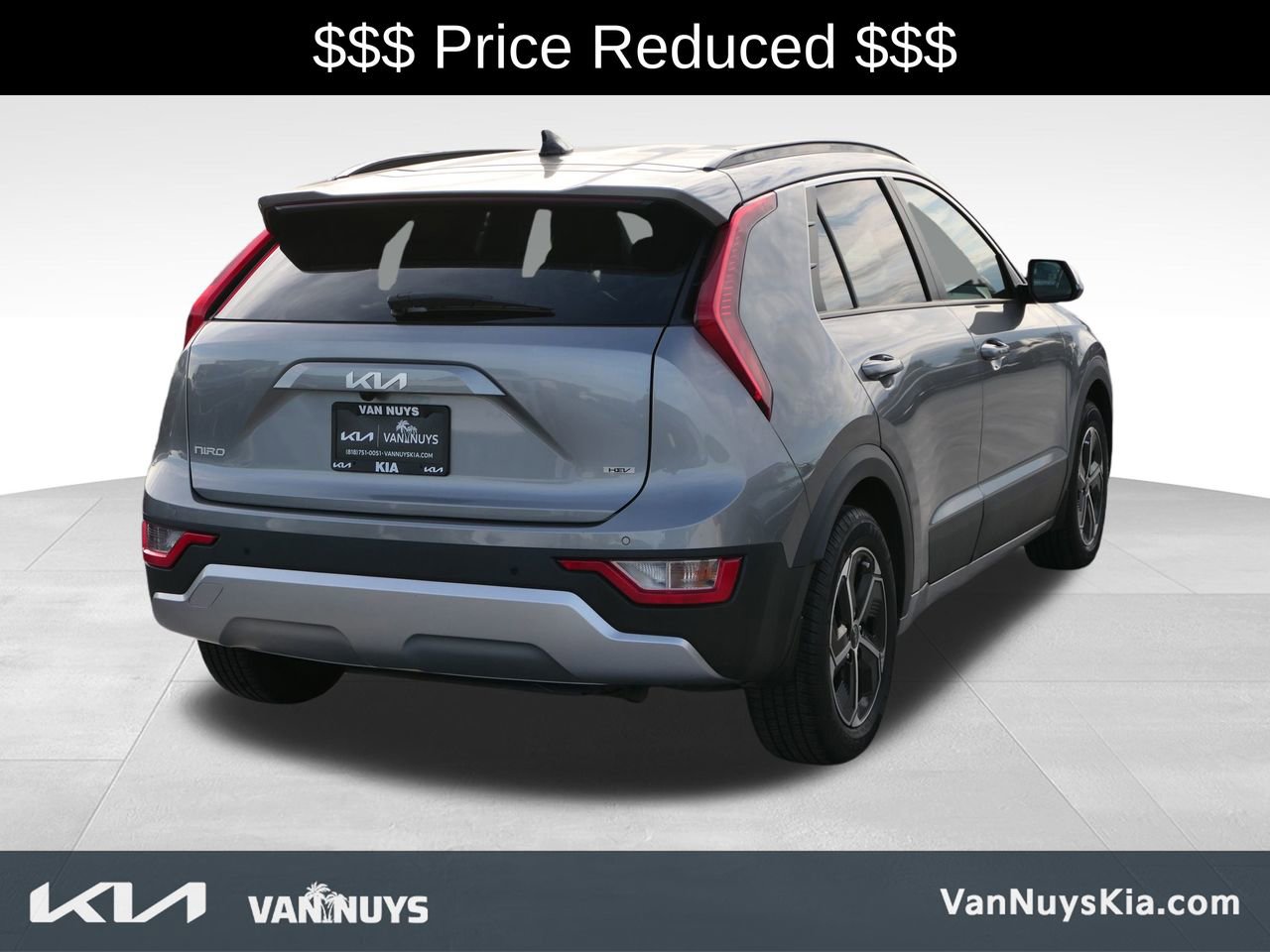 Used 2023 Kia Niro EX image 2