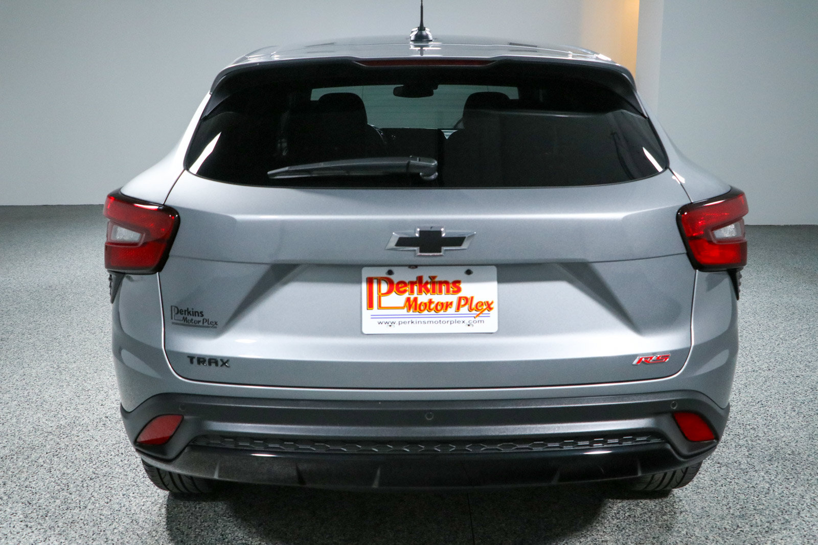 Used 2024 Chevrolet Trax RS w/ Sunroof Package FWD image 8