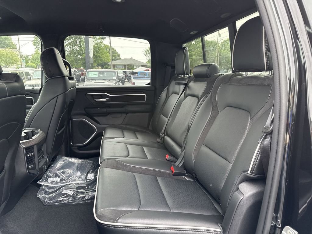 New 2026 RAM 1500 Laramie AWD/4WD image 19