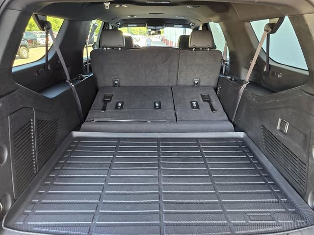 Used 2023 Chevrolet Suburban LT RWD image 13