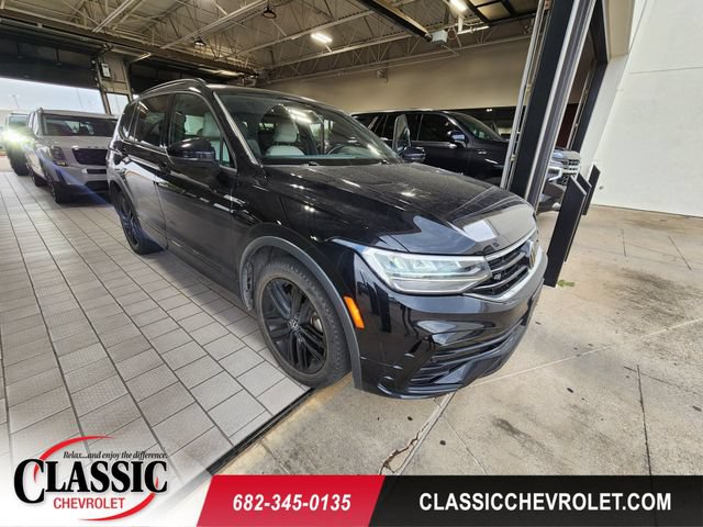 Used 2022 Volkswagen Tiguan SE R-Line FWD image 1