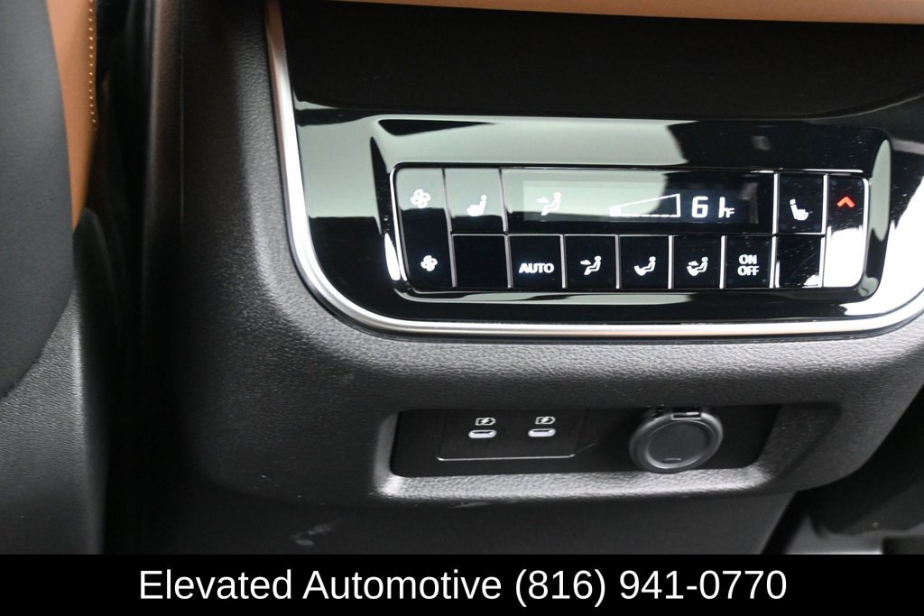 Used 2025 Nissan Armada Platinum Reserve AWD/4WD image 15