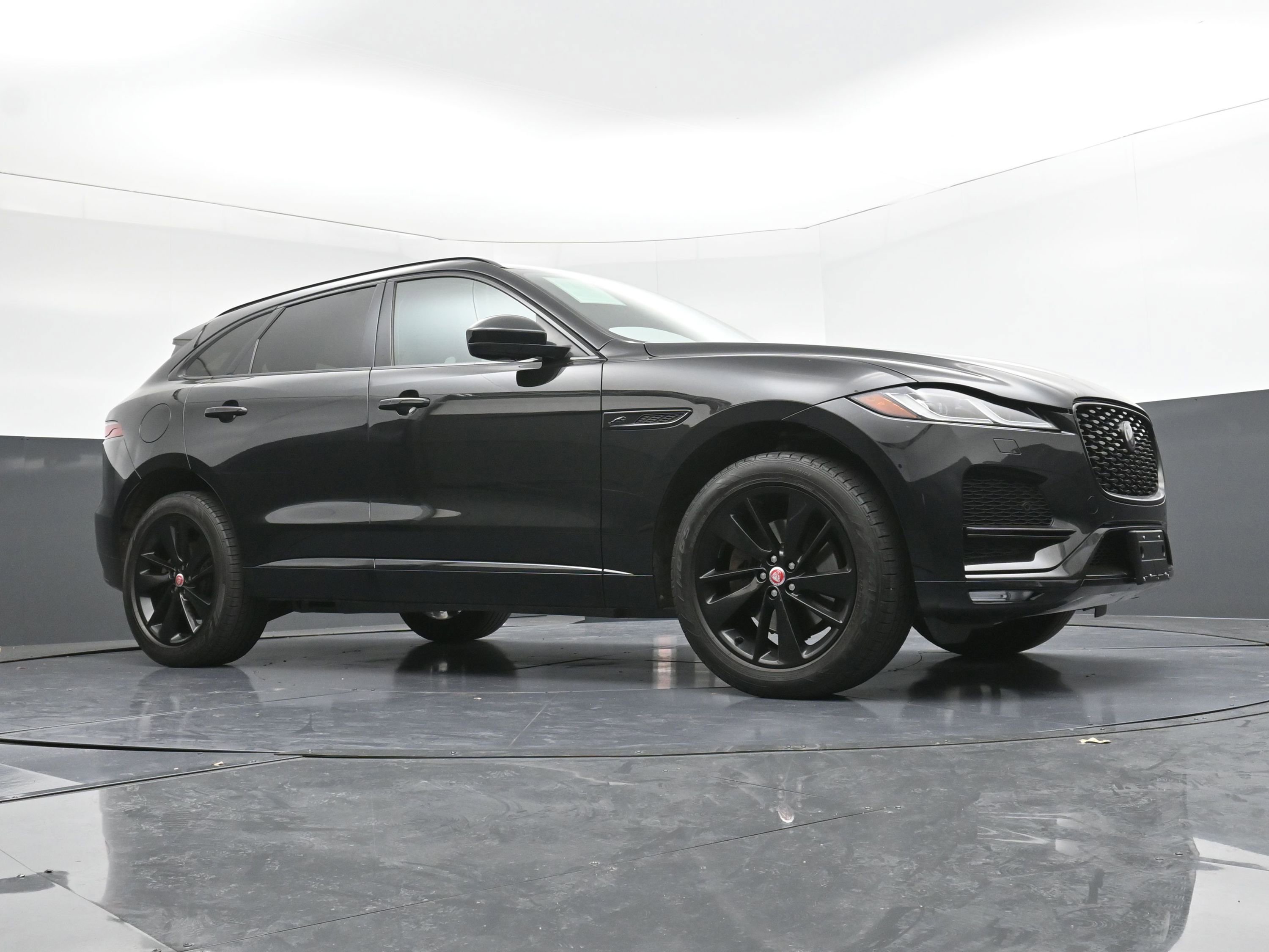 Used 2022 Jaguar F-PACE S image 26