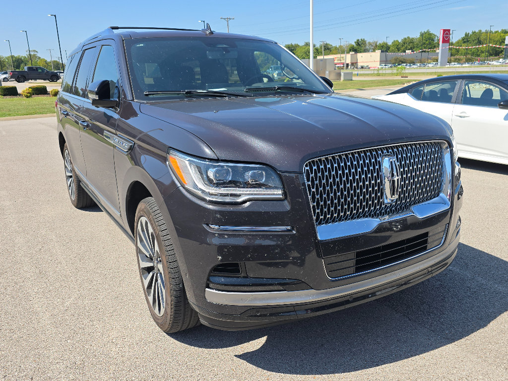 Used 2024 Lincoln Navigator Reserve AWD/4WD image 1