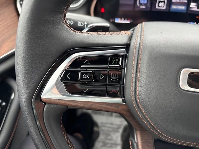 Used 2023 Jeep Grand Cherokee Summit w/ Luxury Tech Group V image 13