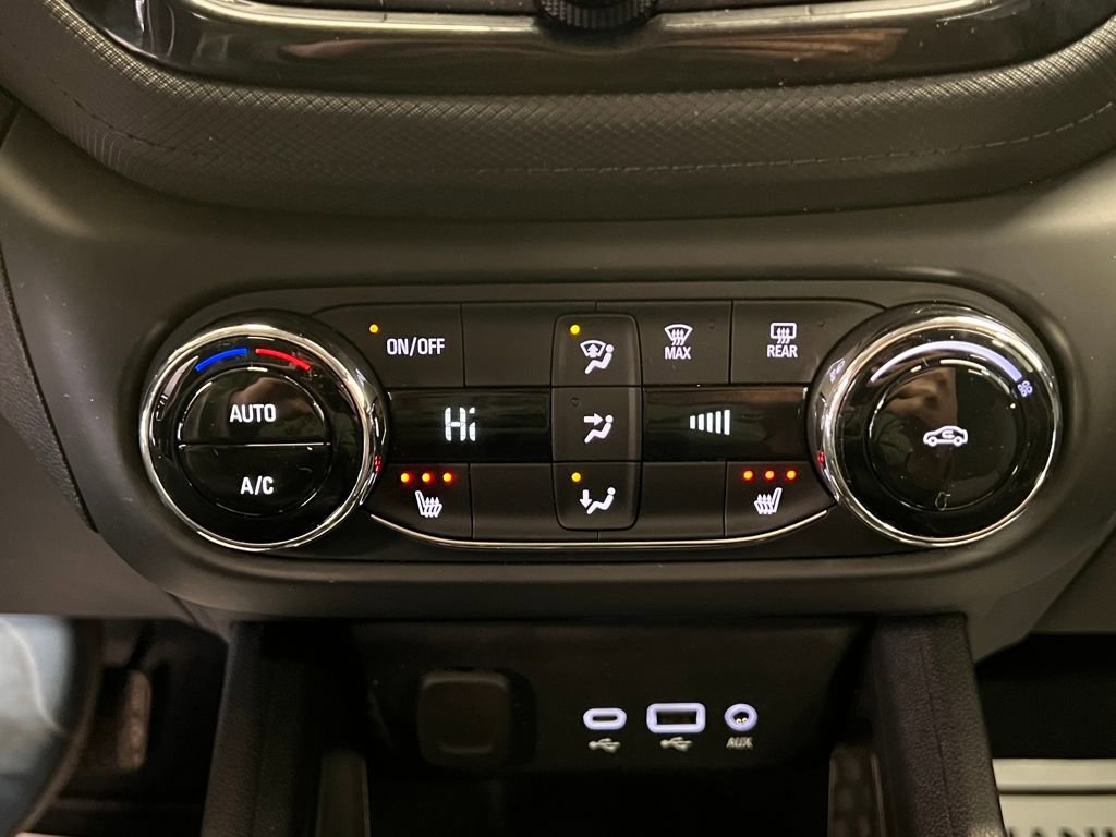 Used 2023 Chevrolet TrailBlazer LT w/ Convenience Package image 26