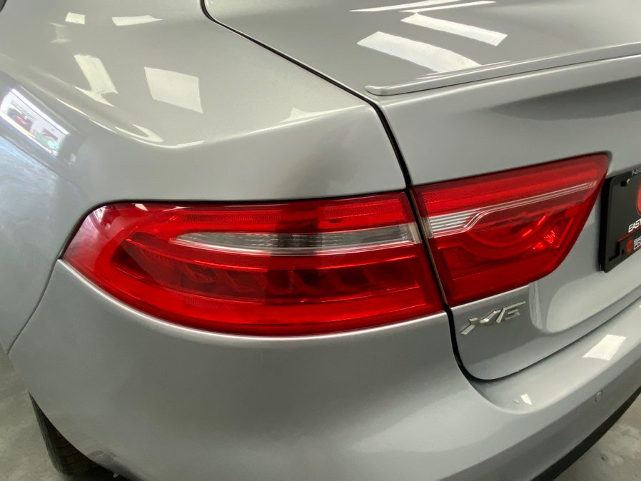Used 2018 Jaguar XE S image 13