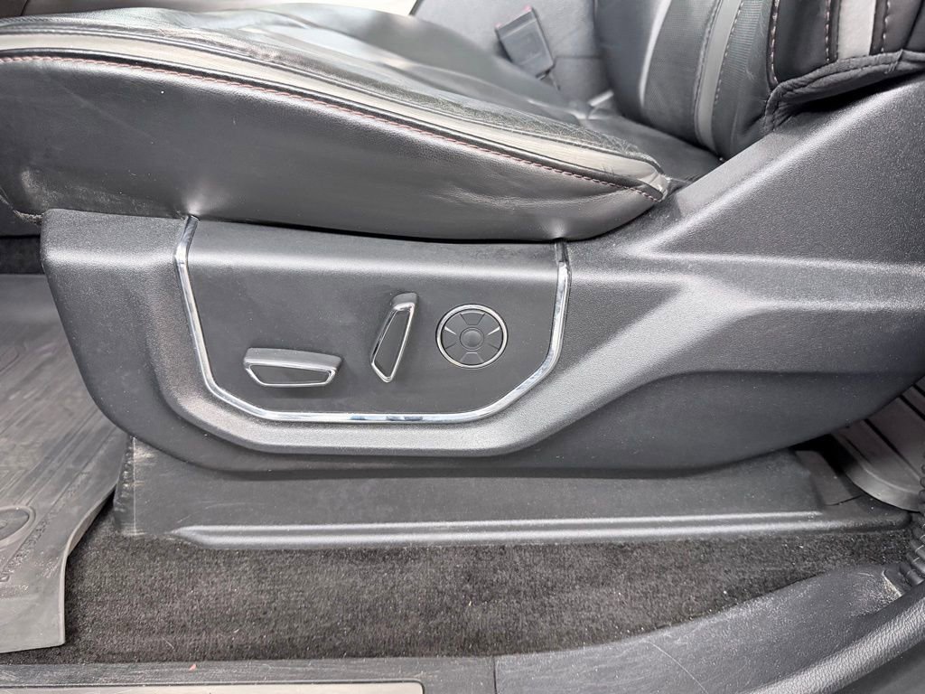 Used 2018 Ford F150 Platinum w/ Equipment Group 701A Luxury image 11