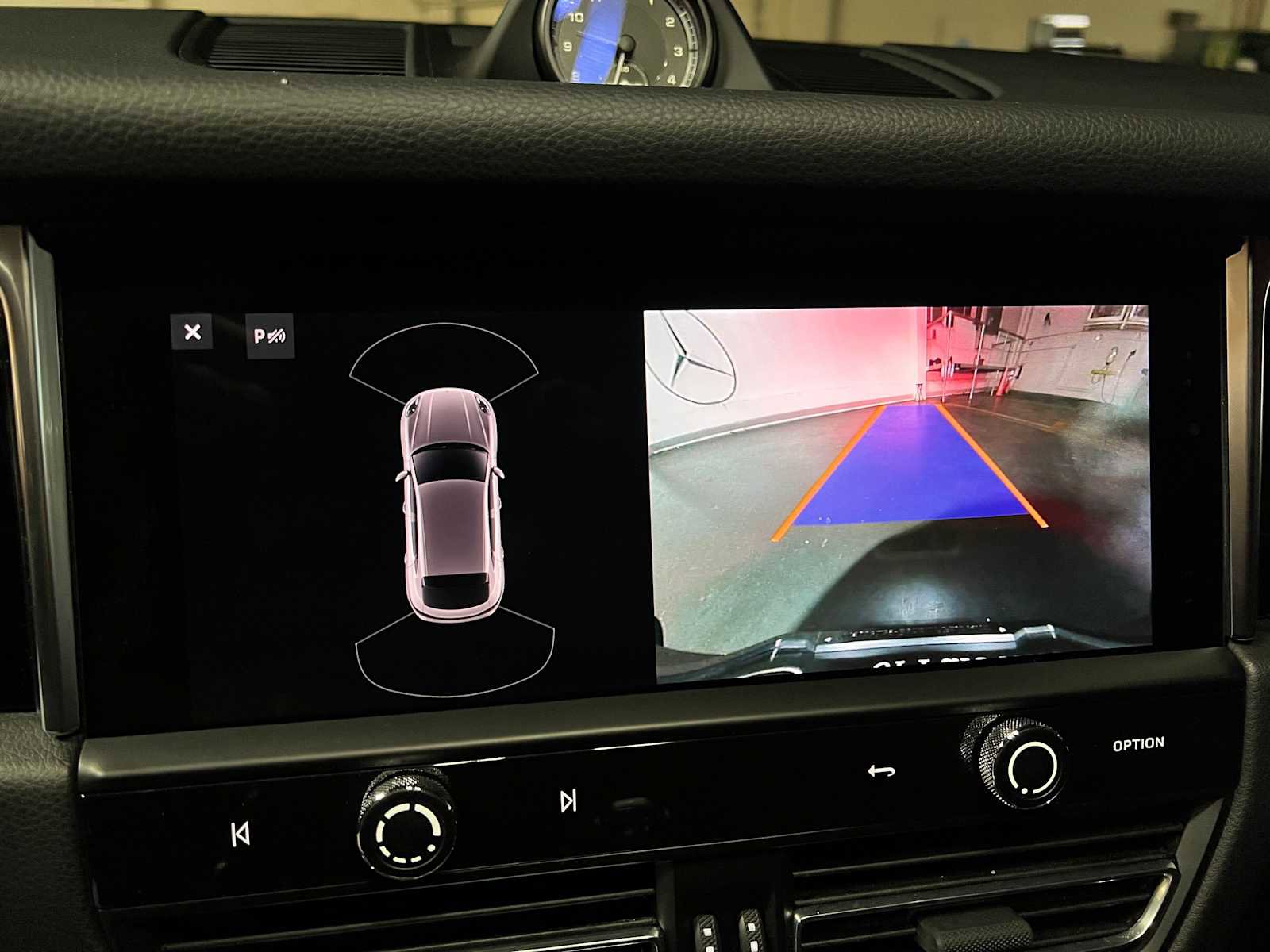 Used 2024 Porsche Macan image 38