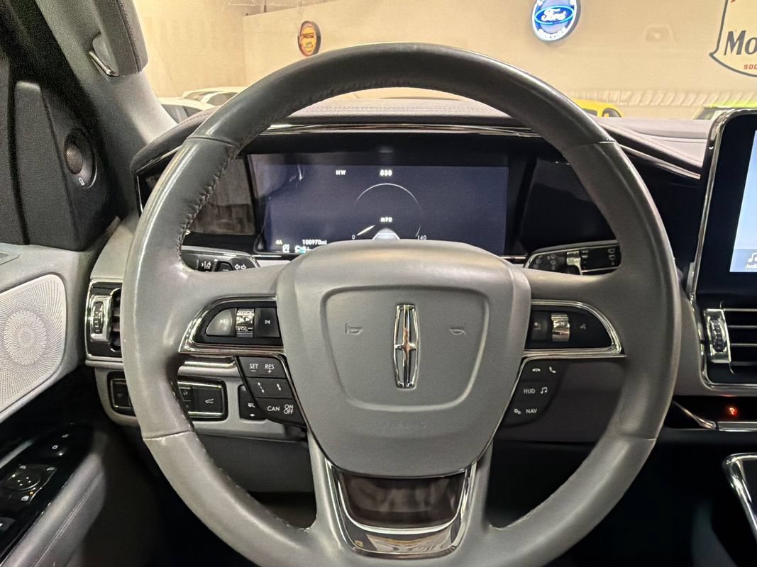 Used 2018 Lincoln Navigator Reserve w/ Technology Package AWD/4WD image 17