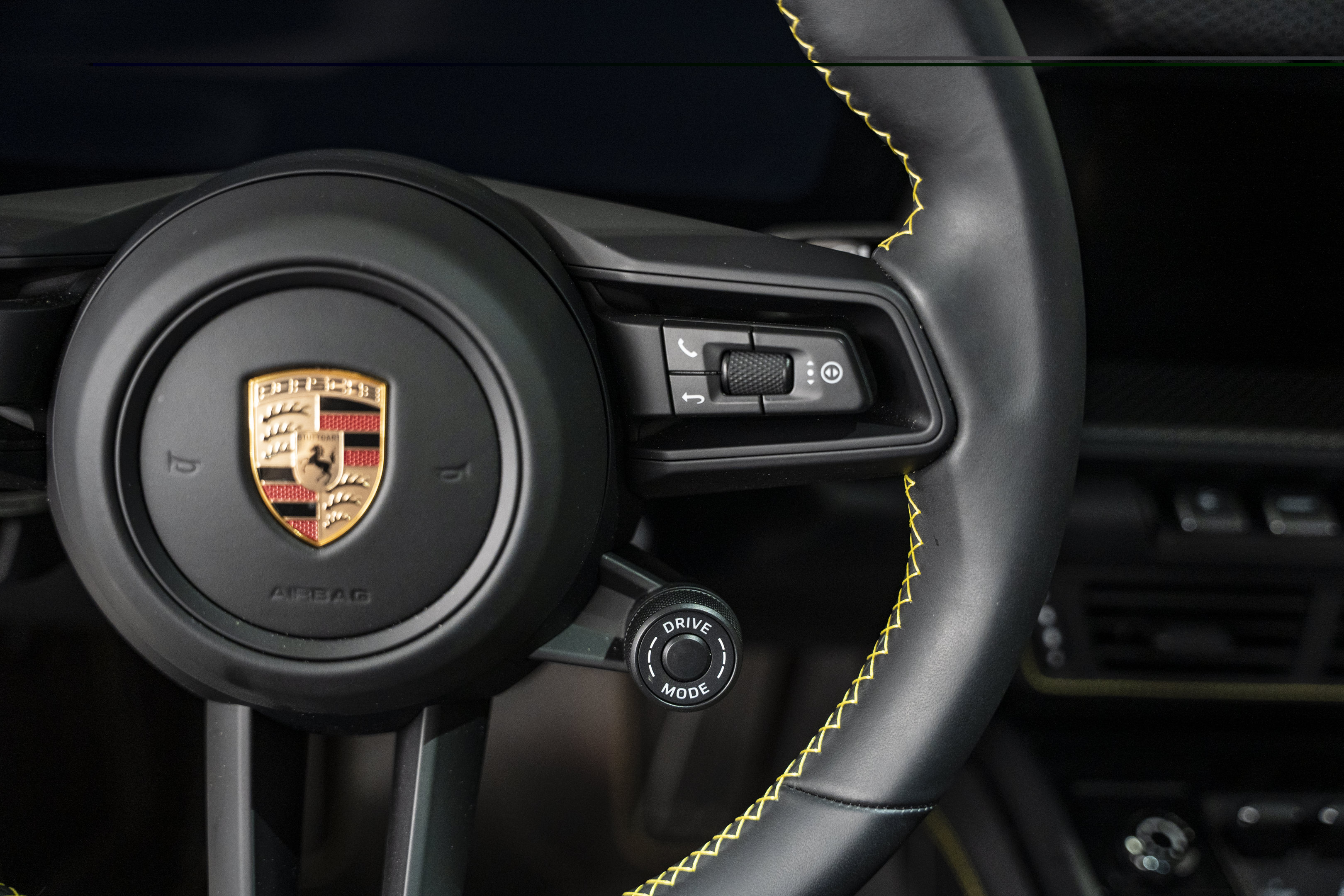 Used 2025 Porsche 911 GT3 RWD image 40