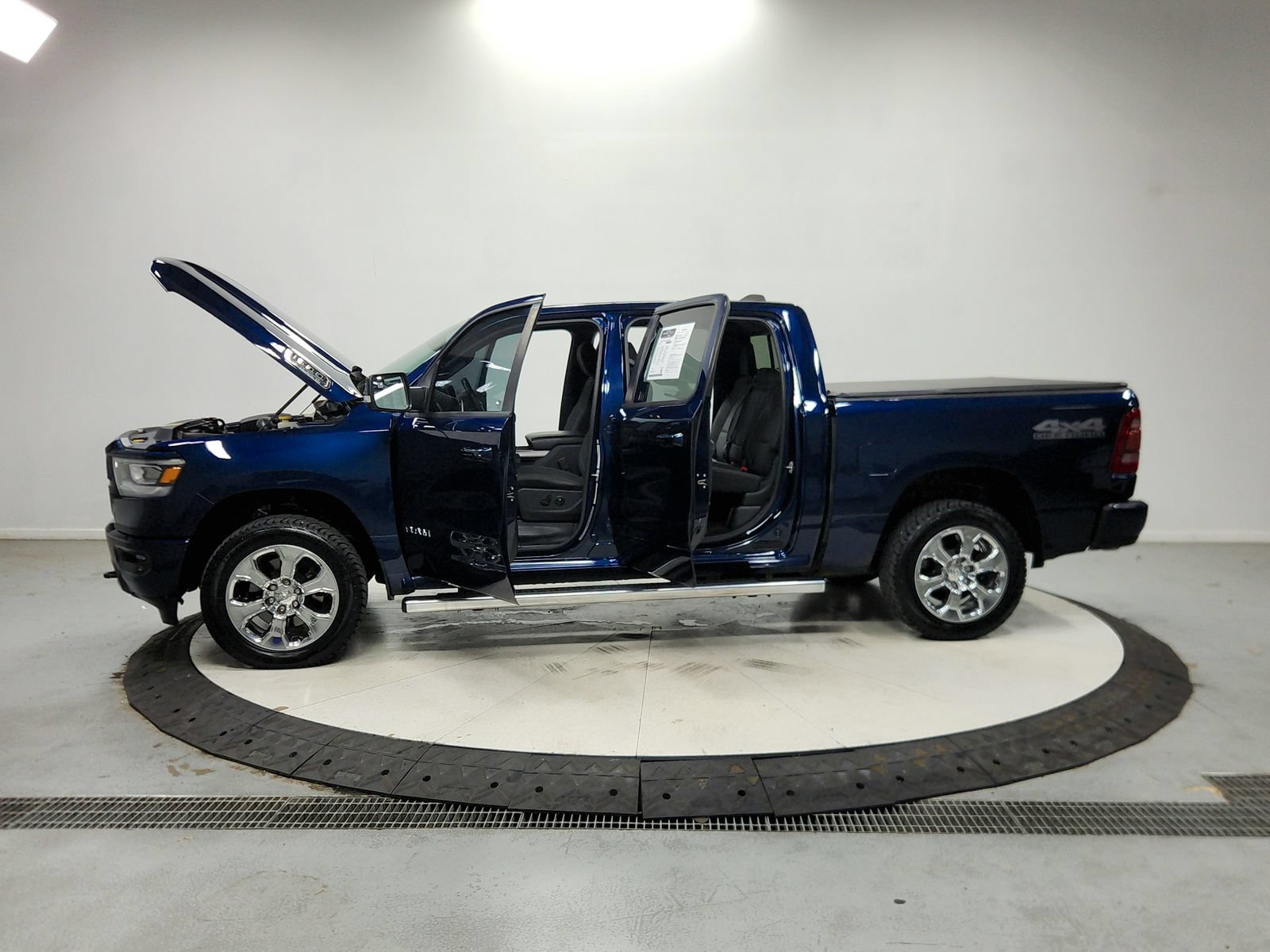 Used 2020 RAM 1500 Big Horn AWD/4WD image 13