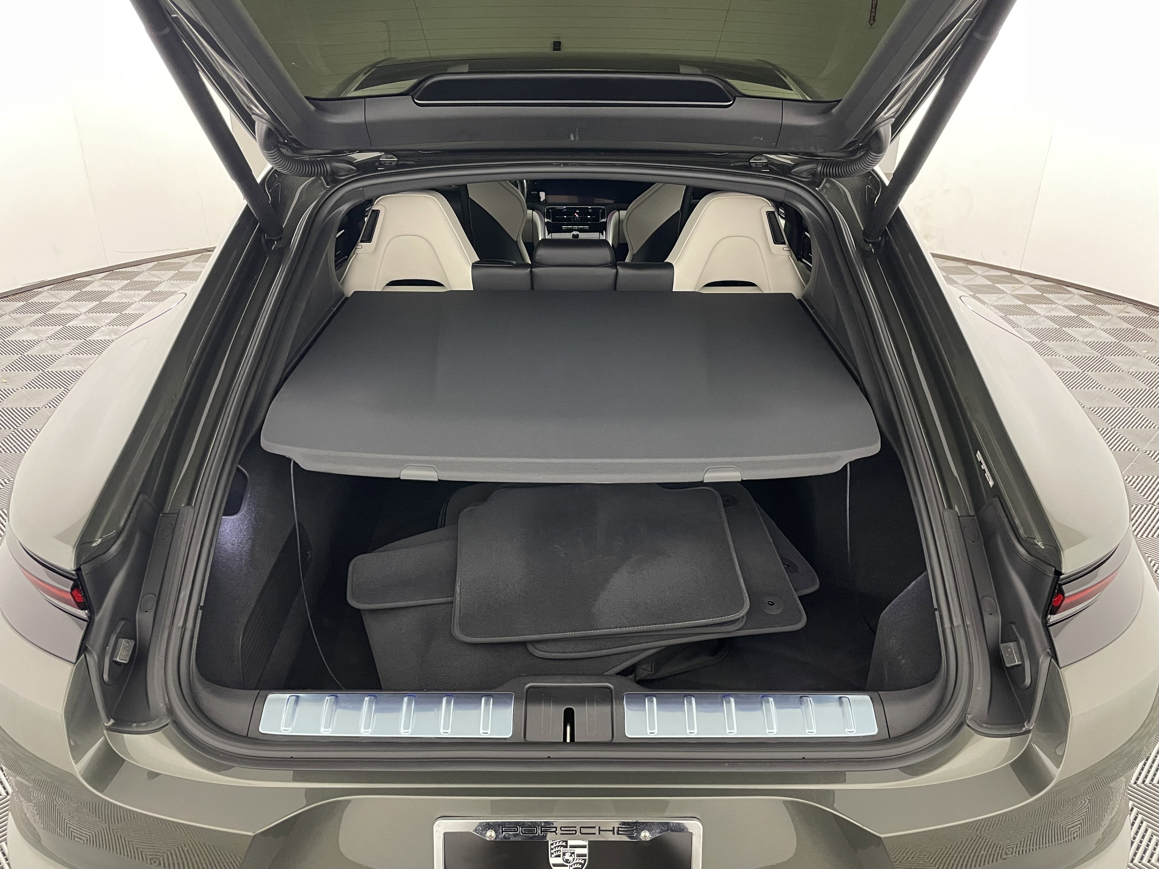 Certified 2025 Porsche Panamera 4S image 21