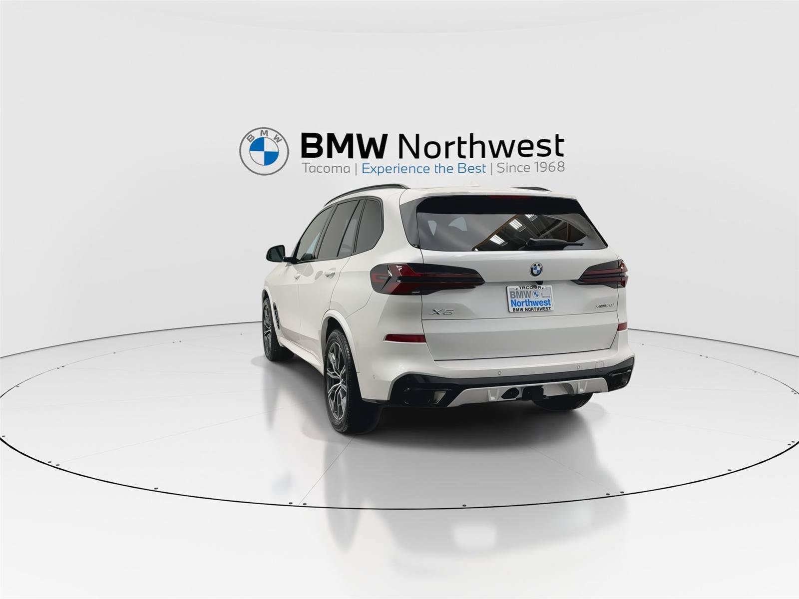 New 2026 BMW X5 xDrive40i w/ M Sport Package AWD/4WD image 13