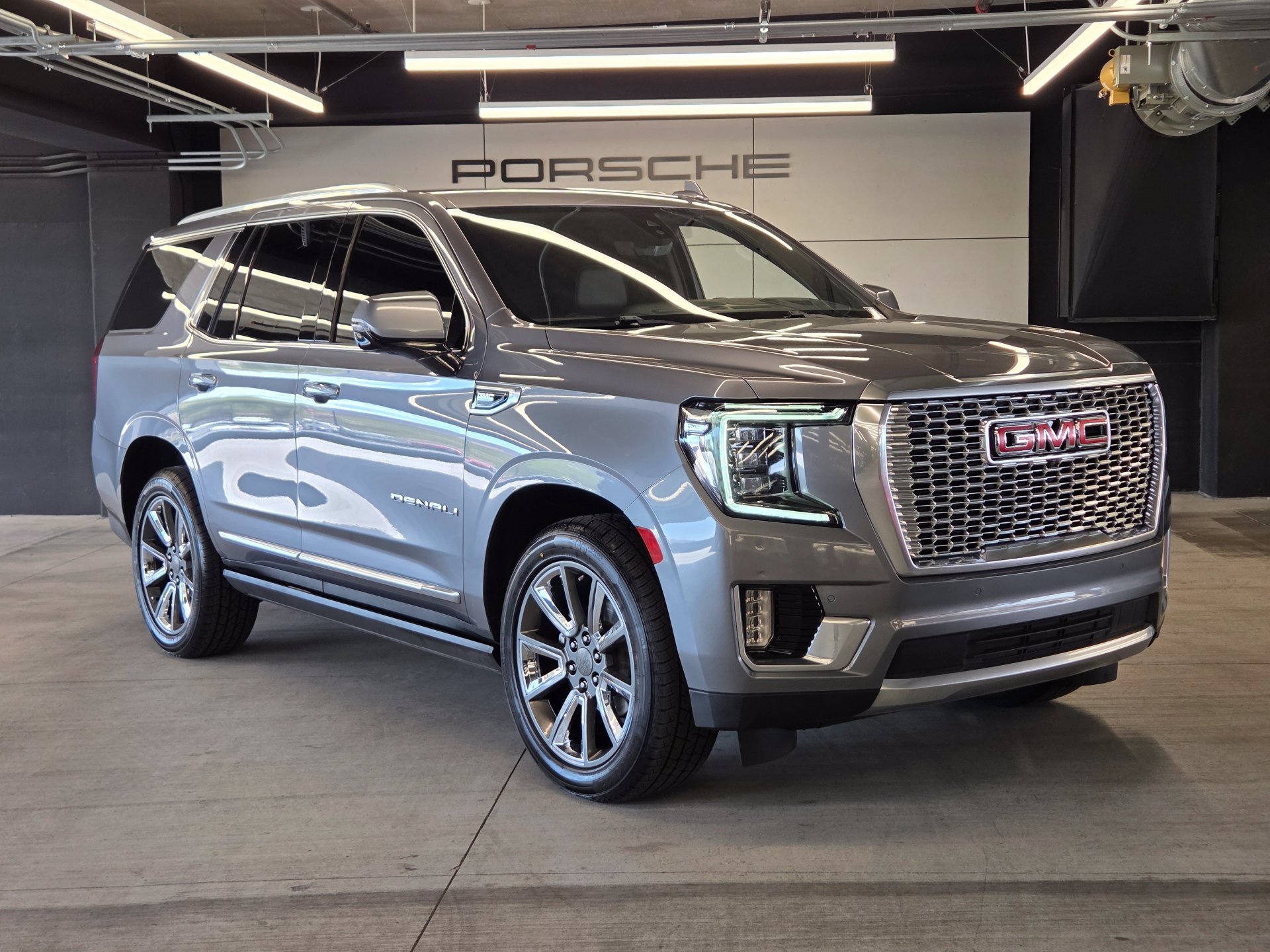 Used 2021 GMC Yukon Denali w/ Denali Premium Package AWD/4WD image 33