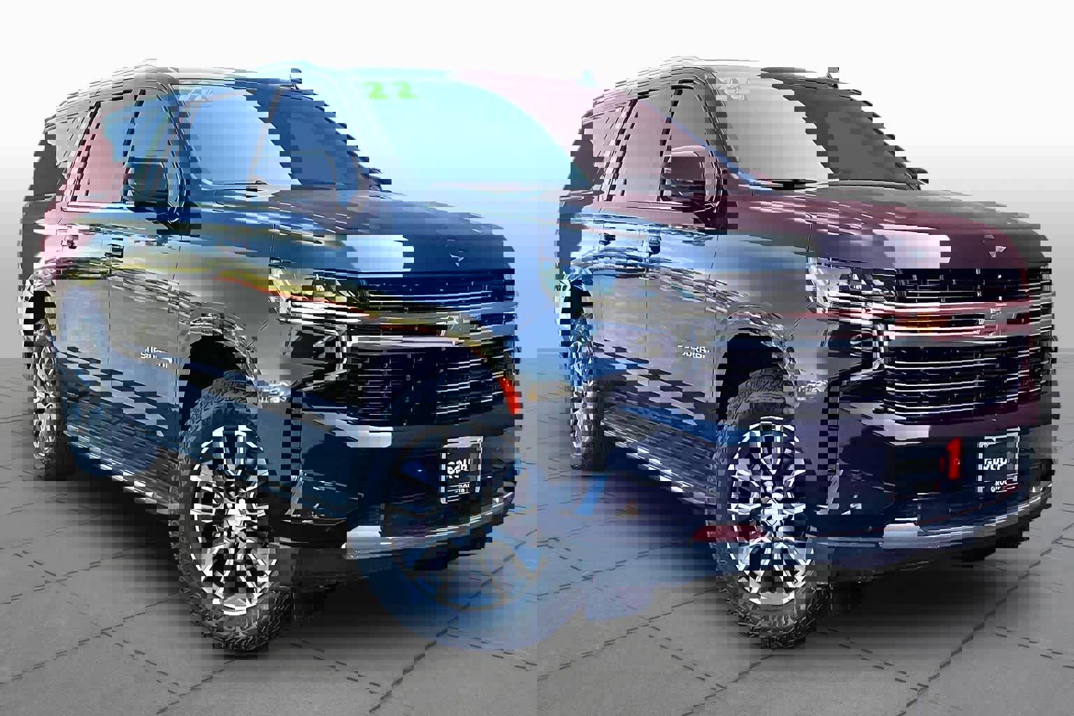 Used 2022 Chevrolet Suburban LT image 2