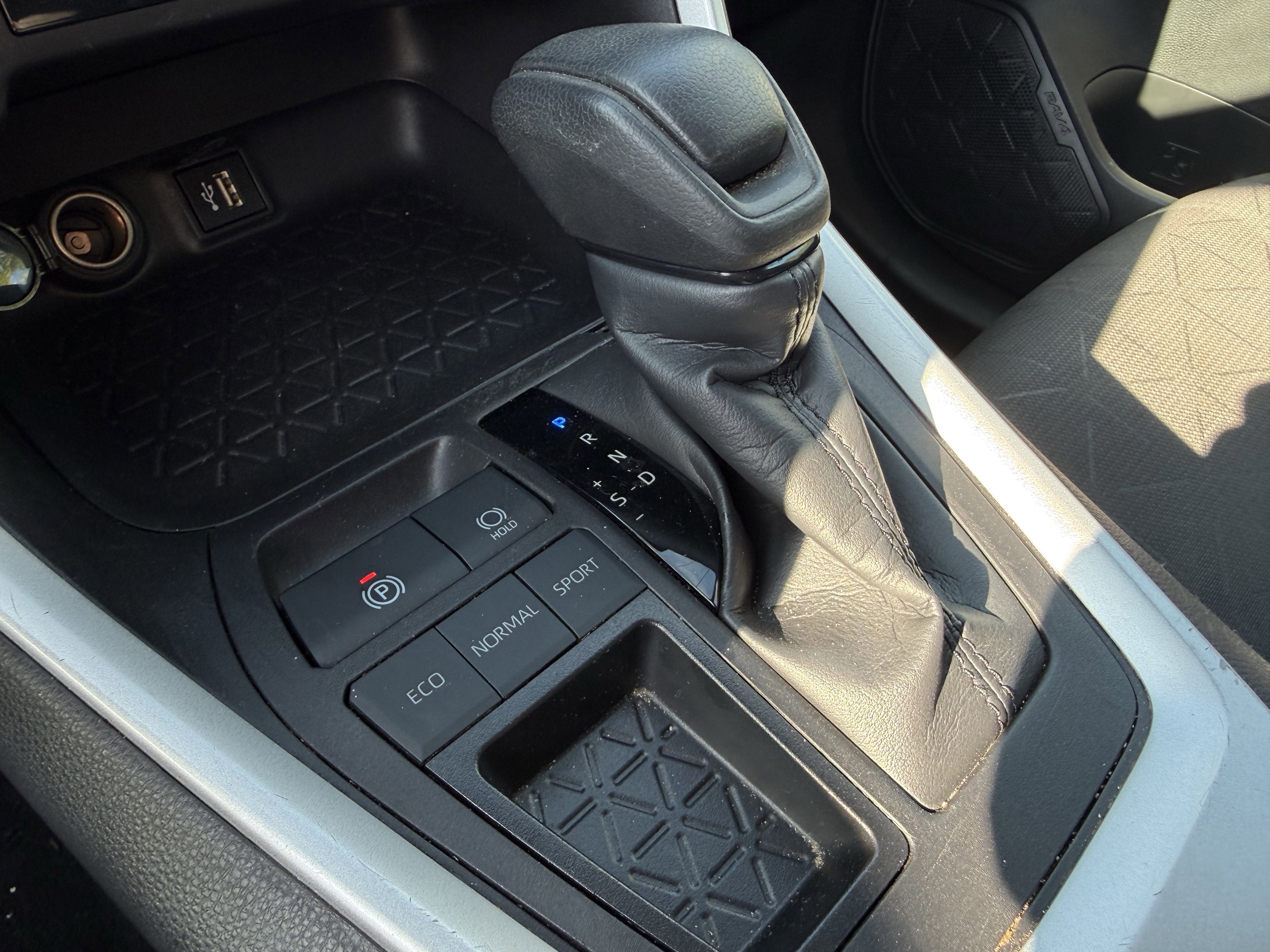 Used 2024 Toyota RAV4 XLE image 22