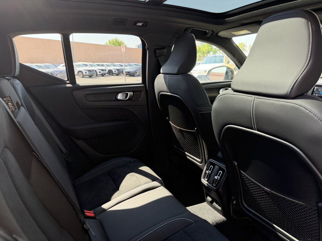 Used 2024 Volvo XC40 Recharge Plus w/ Protection Package Premier RWD image 39