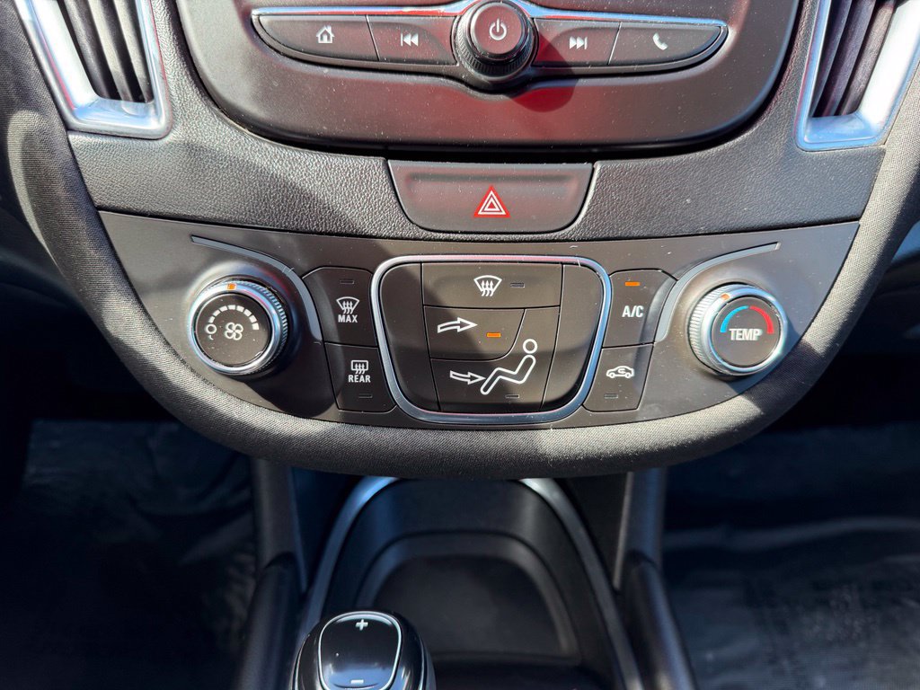Used 2018 Chevrolet Malibu LT FWD image 26