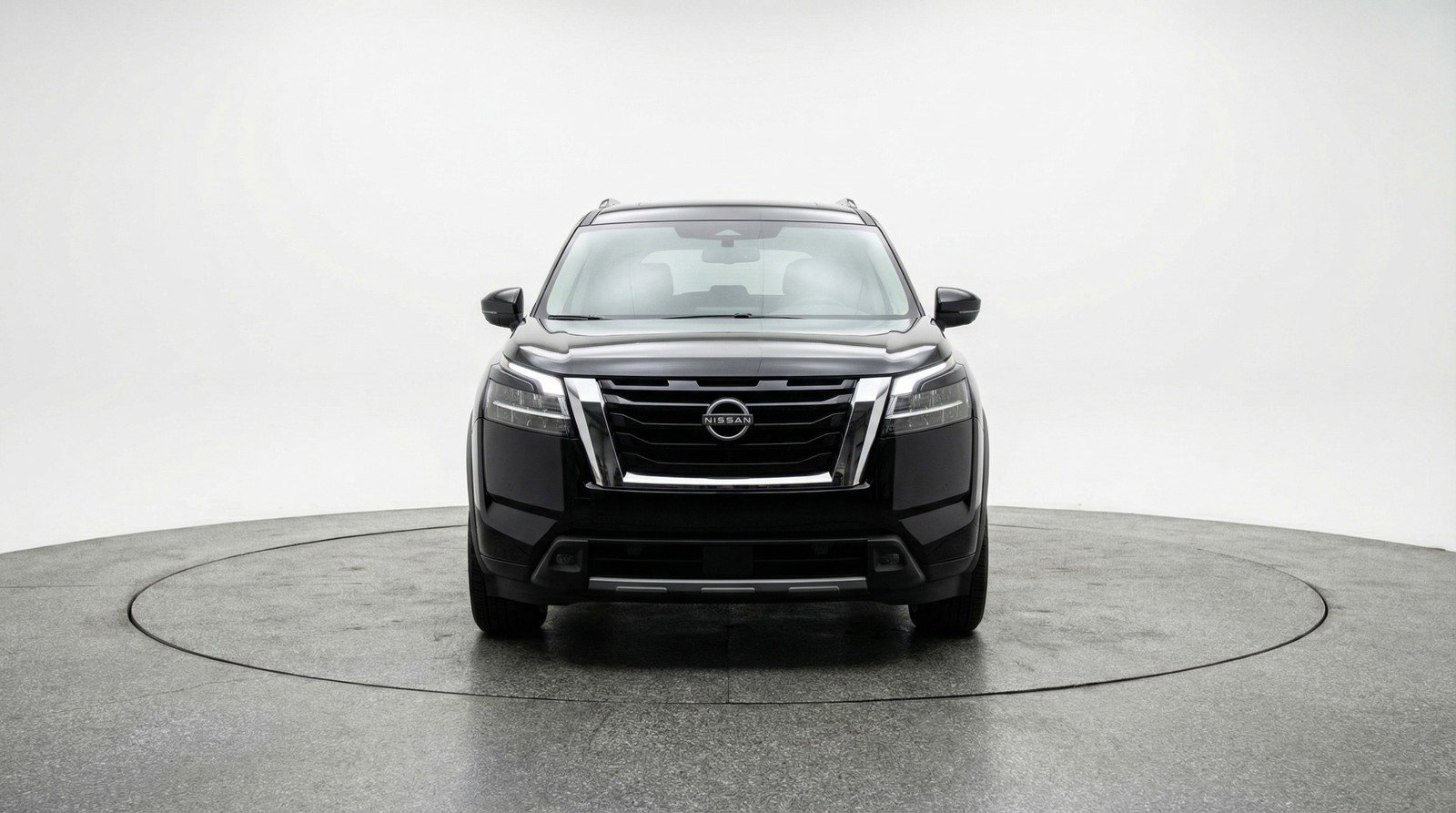 Used 2025 Nissan Pathfinder SV FWD image 2