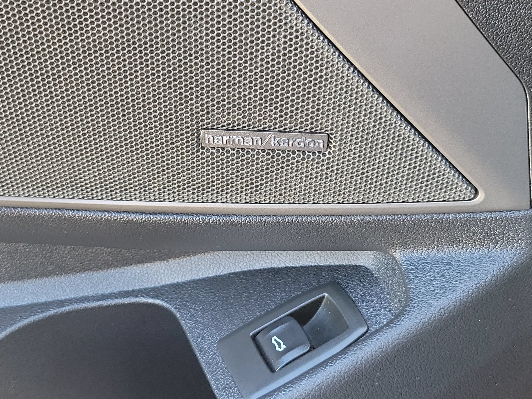 Used 2025 BMW M340i w/ Premium Package RWD image 24