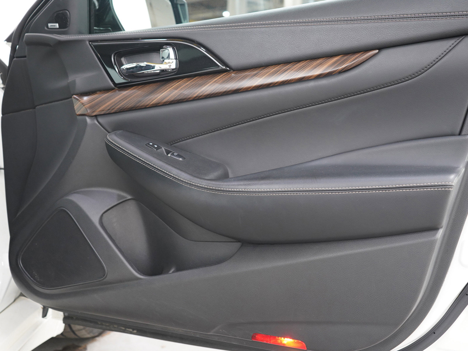 Used 2017 Nissan Maxima Platinum FWD image 9