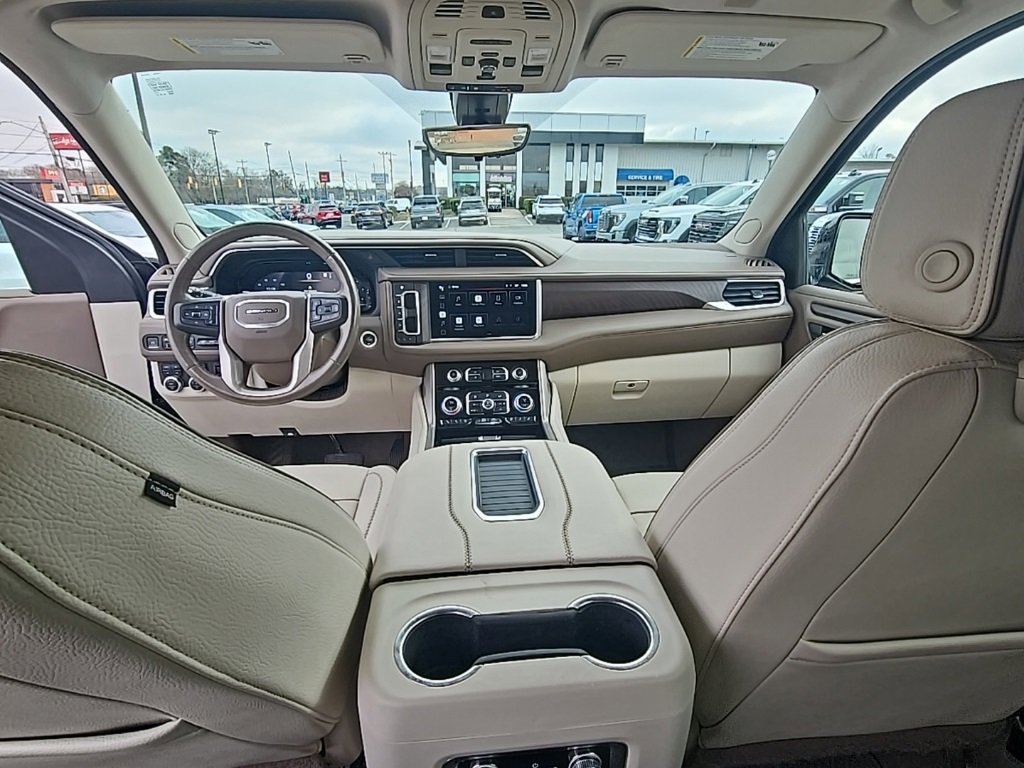 Used 2022 GMC Yukon XL Denali w/ Denali Ultimate Package image 17