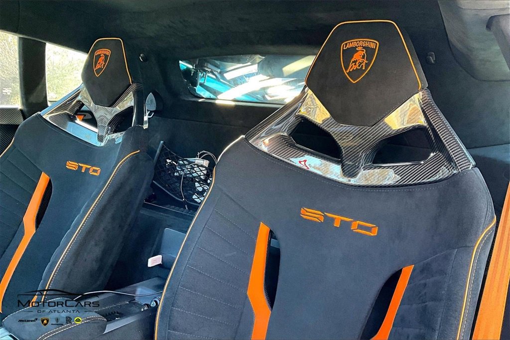 Used 2022 Lamborghini Huracan STO image 23