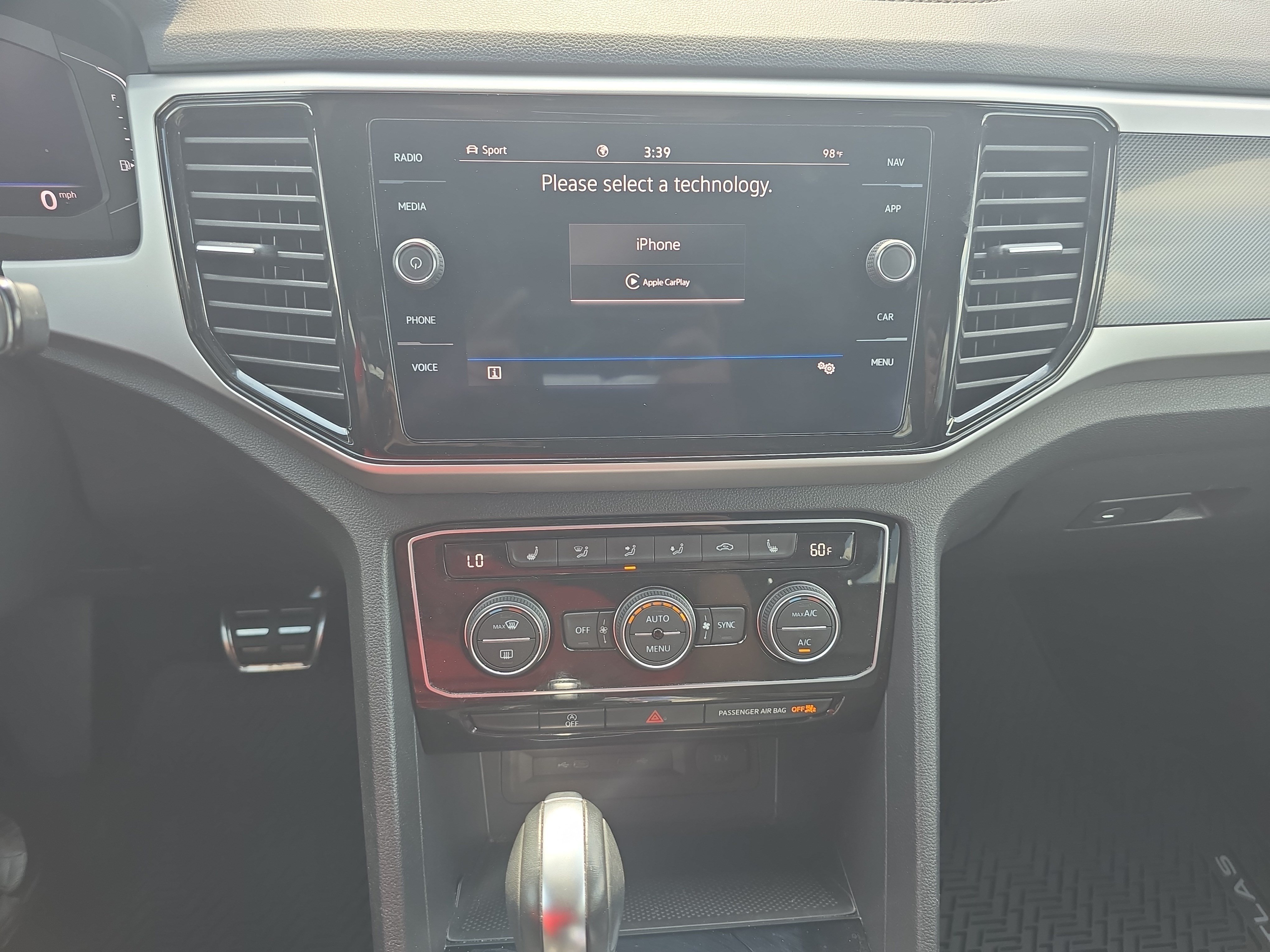 Used 2022 Volkswagen Atlas Cross Sport SEL R-Line AWD/4WD image 19